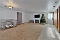 125 Island Drive, Poland, OH 44514