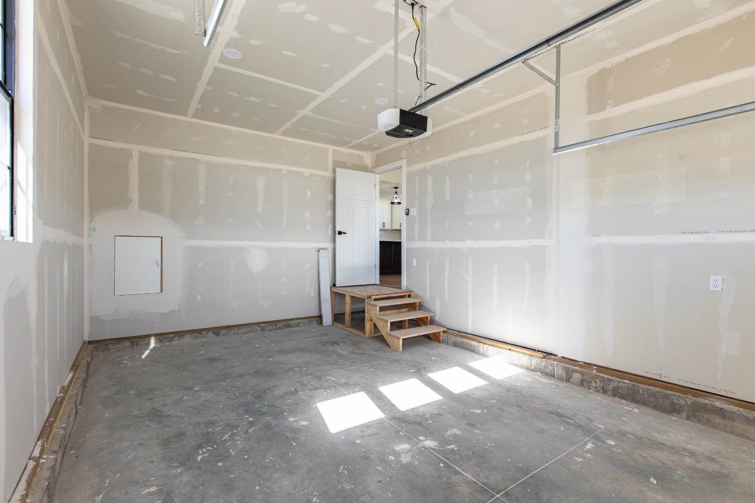 1230 Jenny's Court, Ulysses, KS 67880