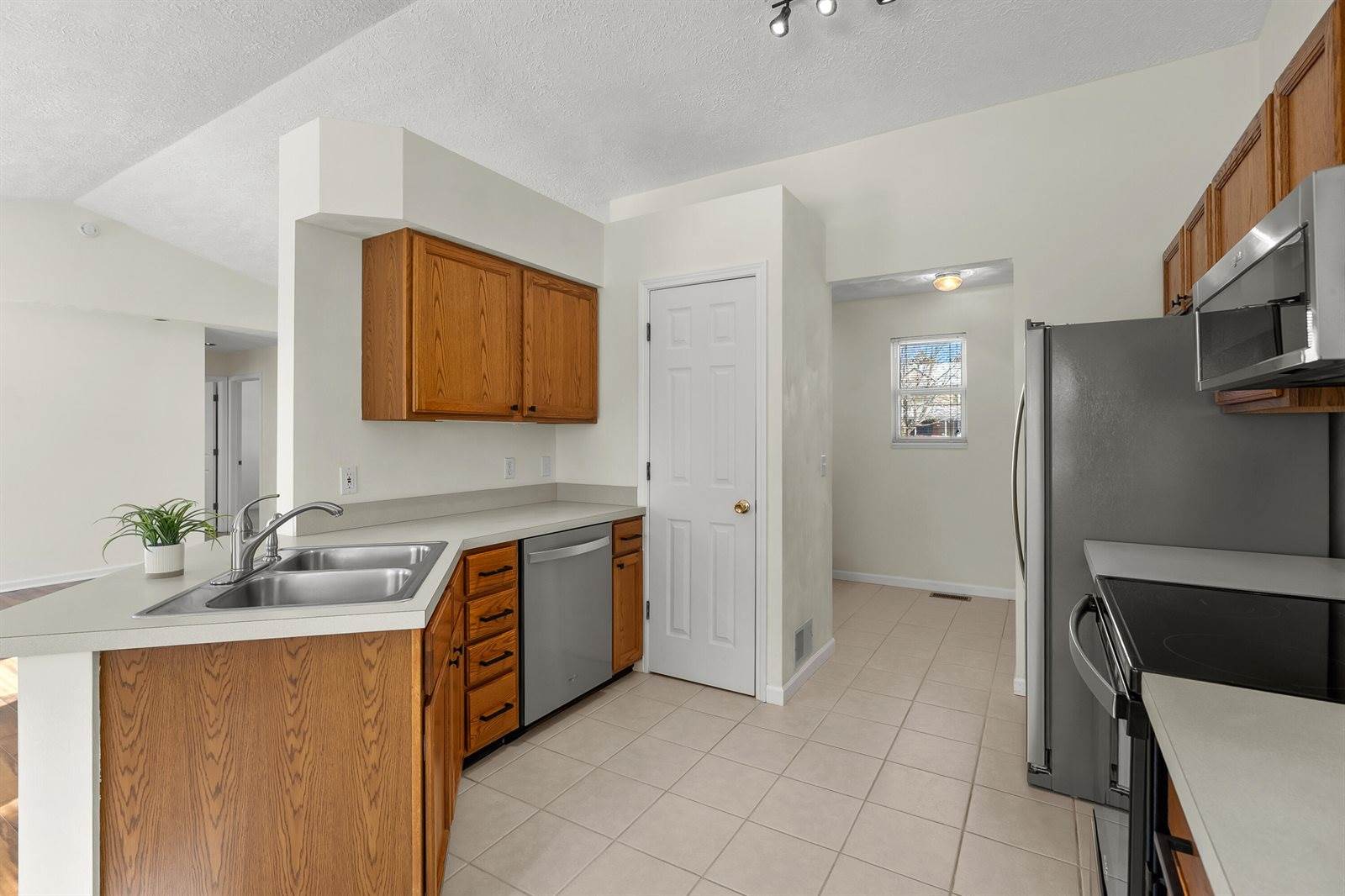 6650 Redhawk Avenue, Kalamazoo, MI 49048