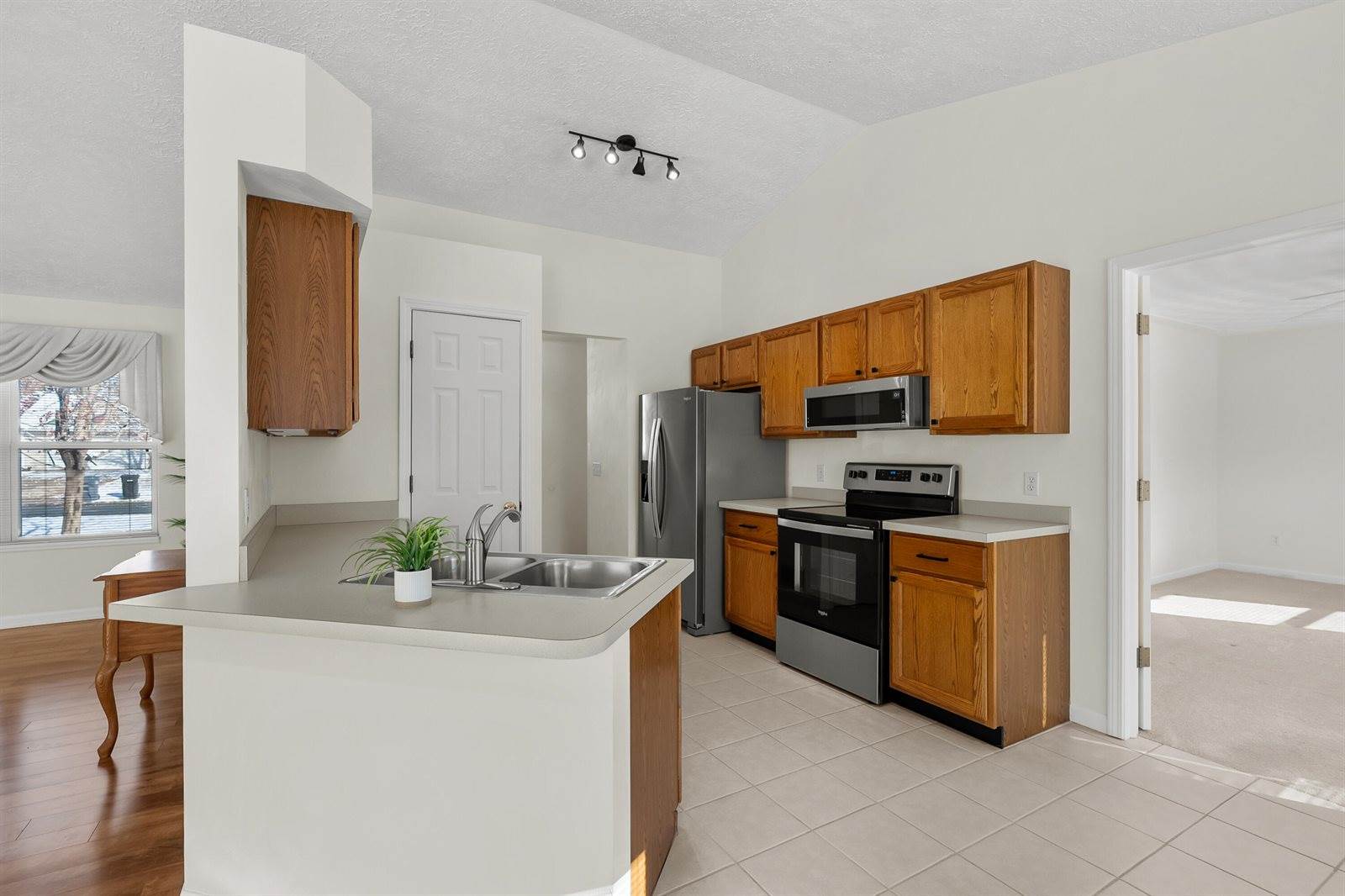 6650 Redhawk Avenue, Kalamazoo, MI 49048