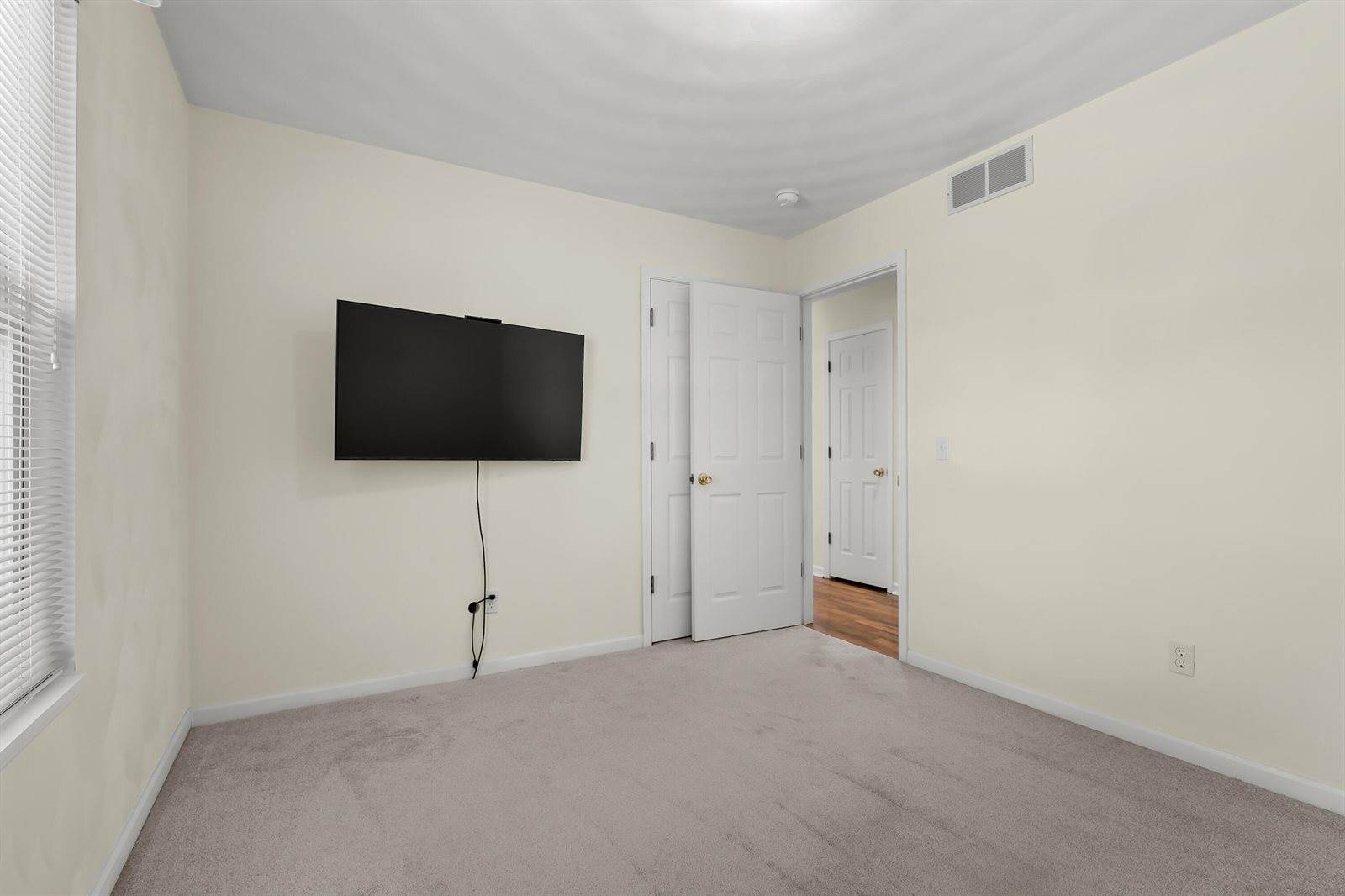 6650 Redhawk Avenue, Kalamazoo, MI 49048