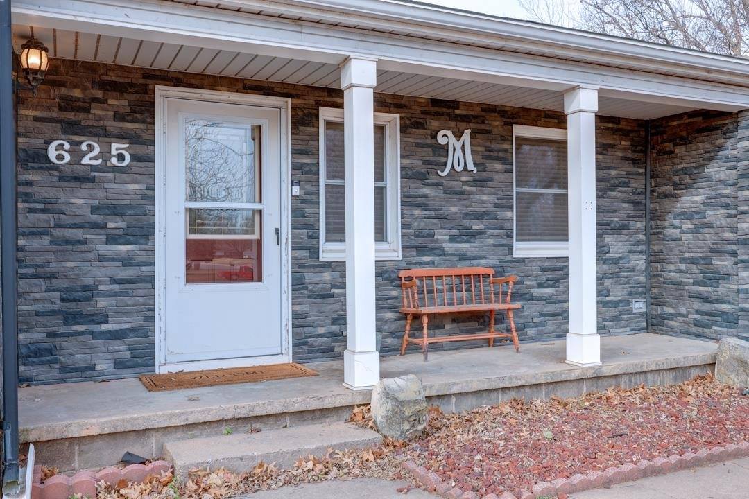 625 North 9th St, Arkansas City, KS 67005