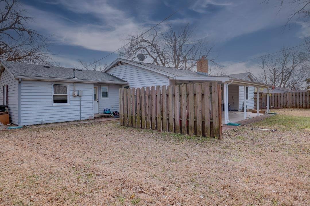 625 North 9th St, Arkansas City, KS 67005