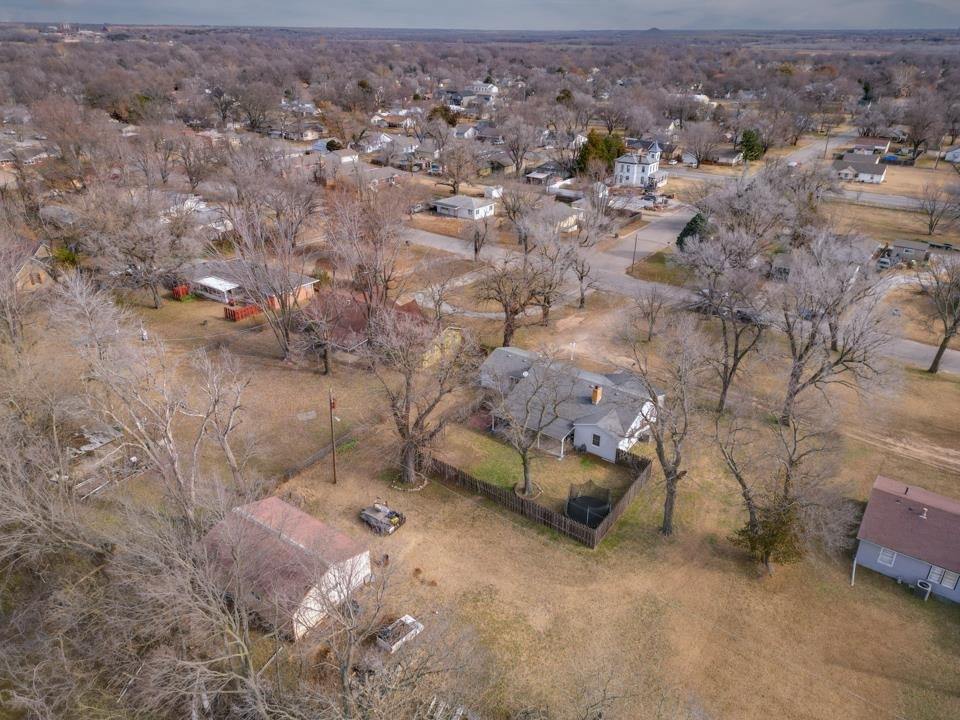 625 North 9th St, Arkansas City, KS 67005