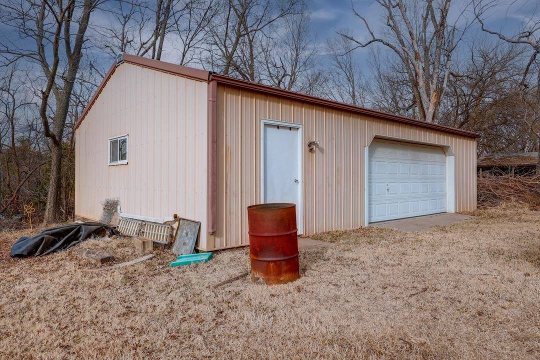 625 North 9th St, Arkansas City, KS 67005