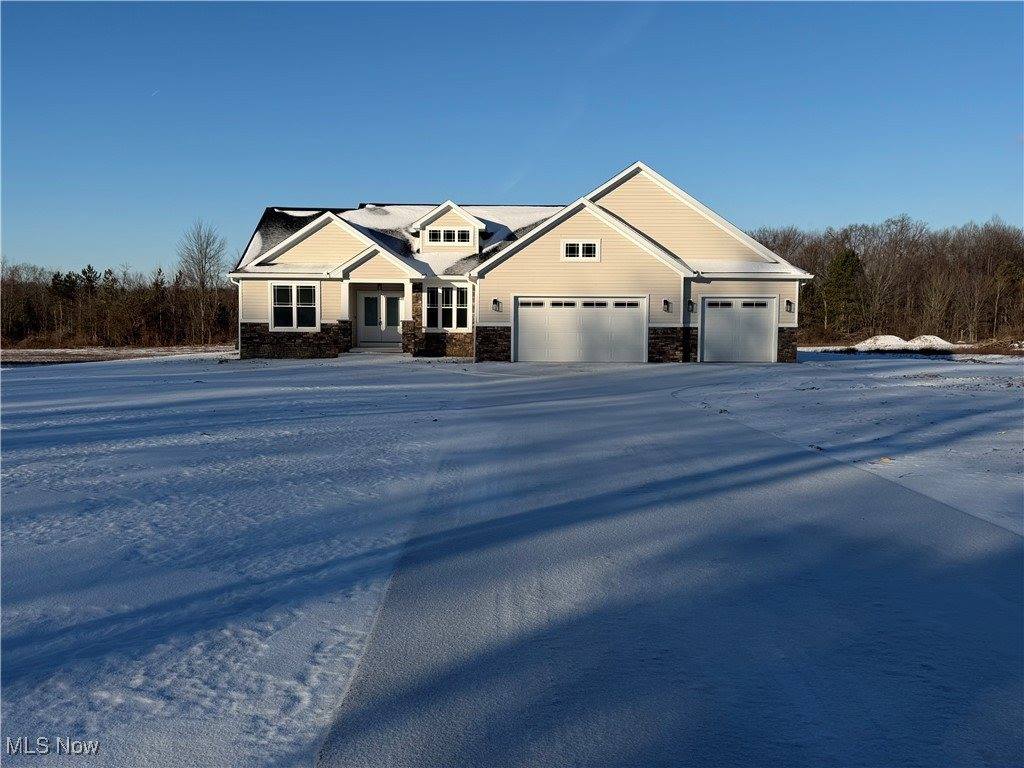 6916 South Raccoon Road, Canfield, OH 44406