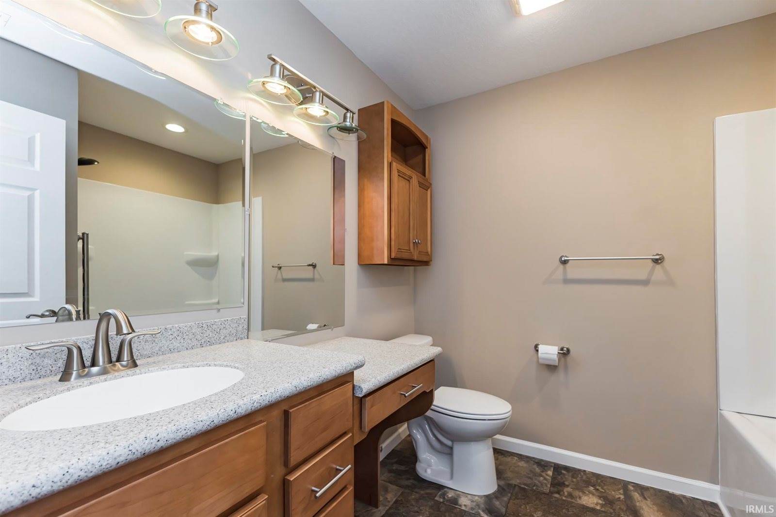 307 E Charter Drive, Muncie, IN 47303