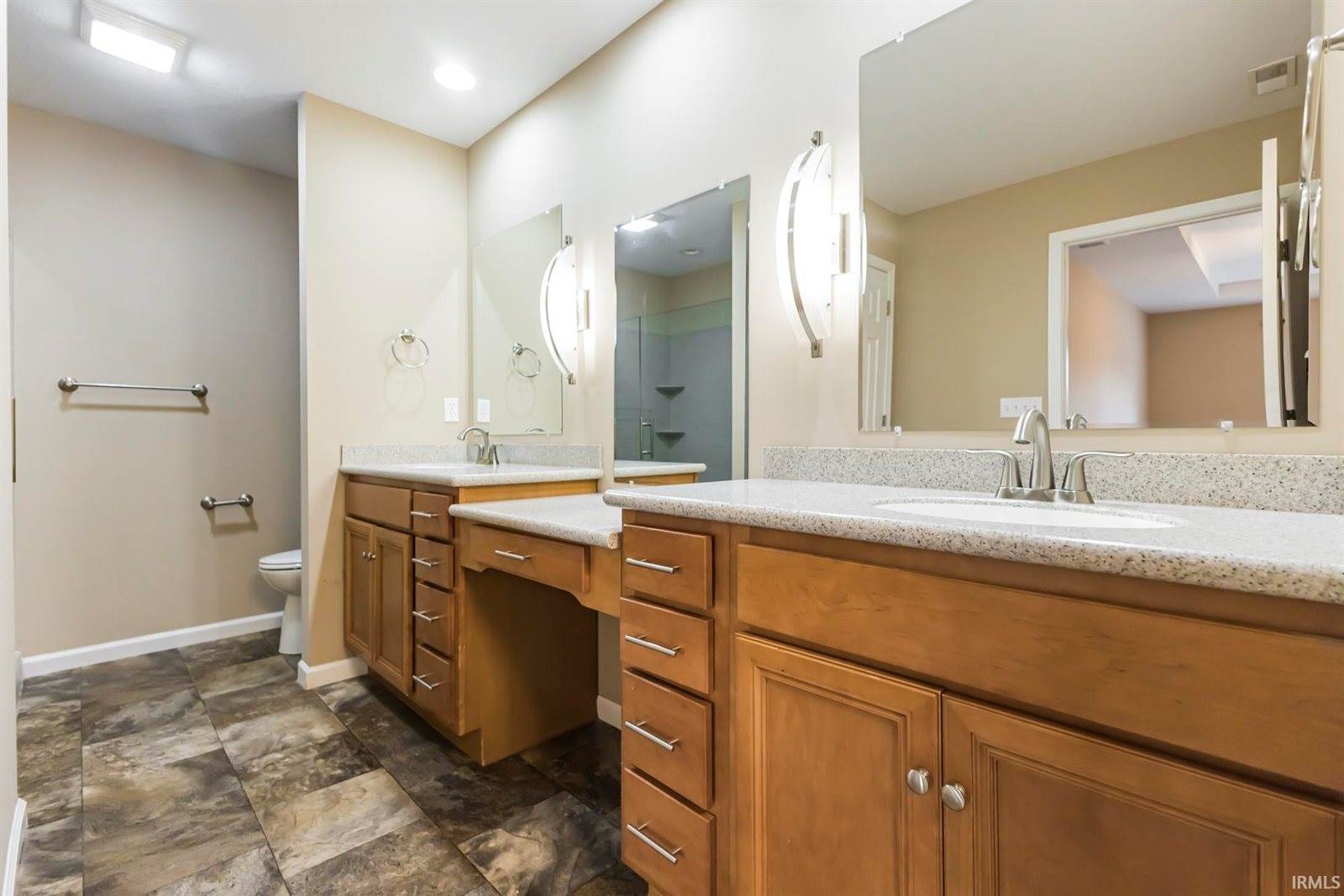 307 E Charter Drive, Muncie, IN 47303