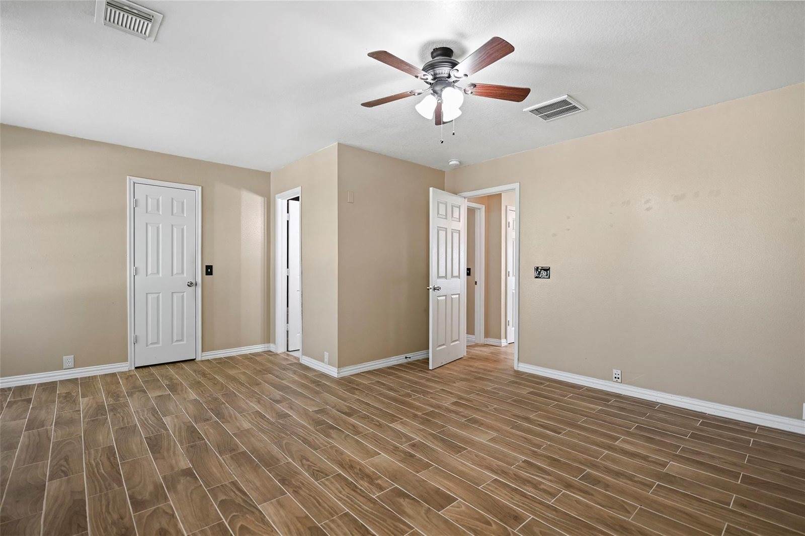 9706 Coyote Creek Drive, Houston, TX 77095