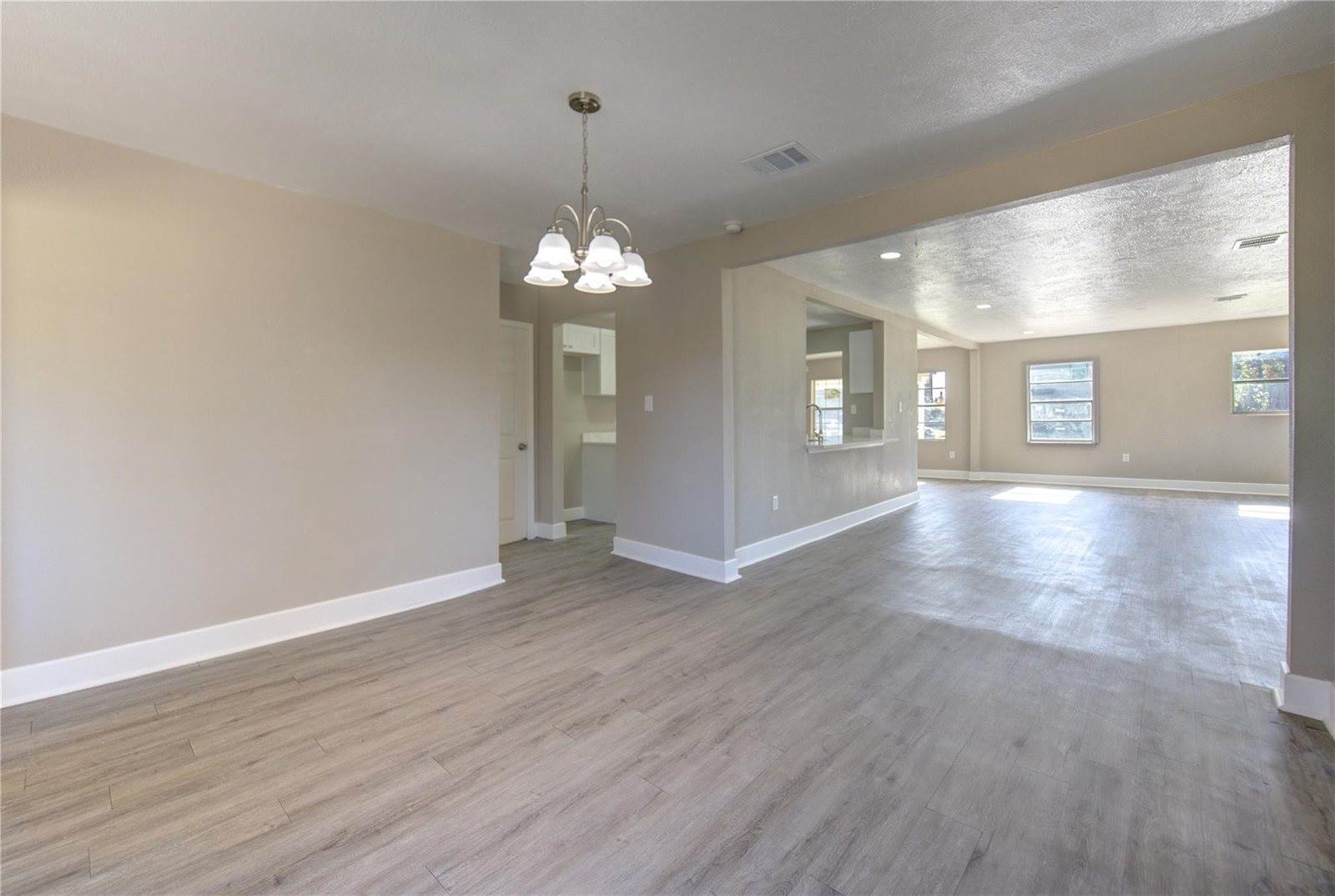 3020 2nd Avenue North, Texas City, TX 77590