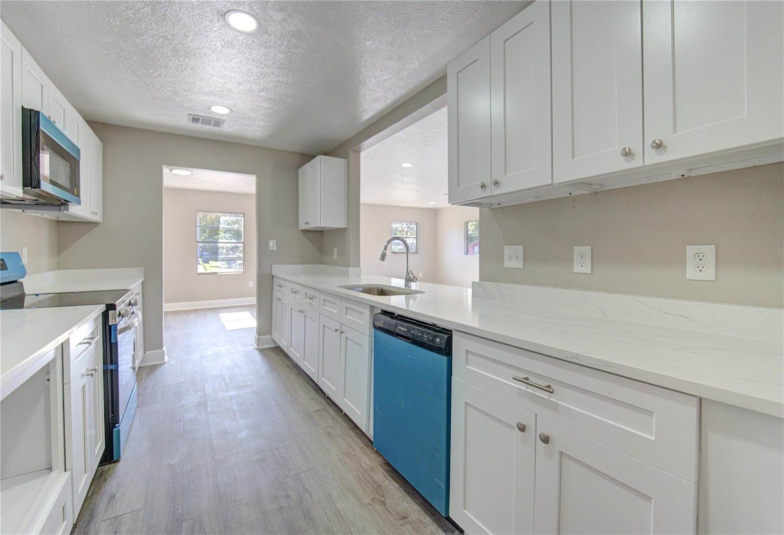 3020 2nd Avenue North, Texas City, TX 77590