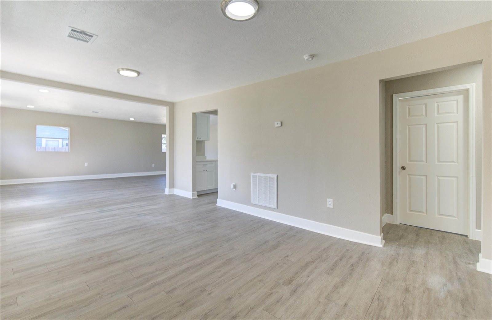 3020 2nd Avenue North, Texas City, TX 77590