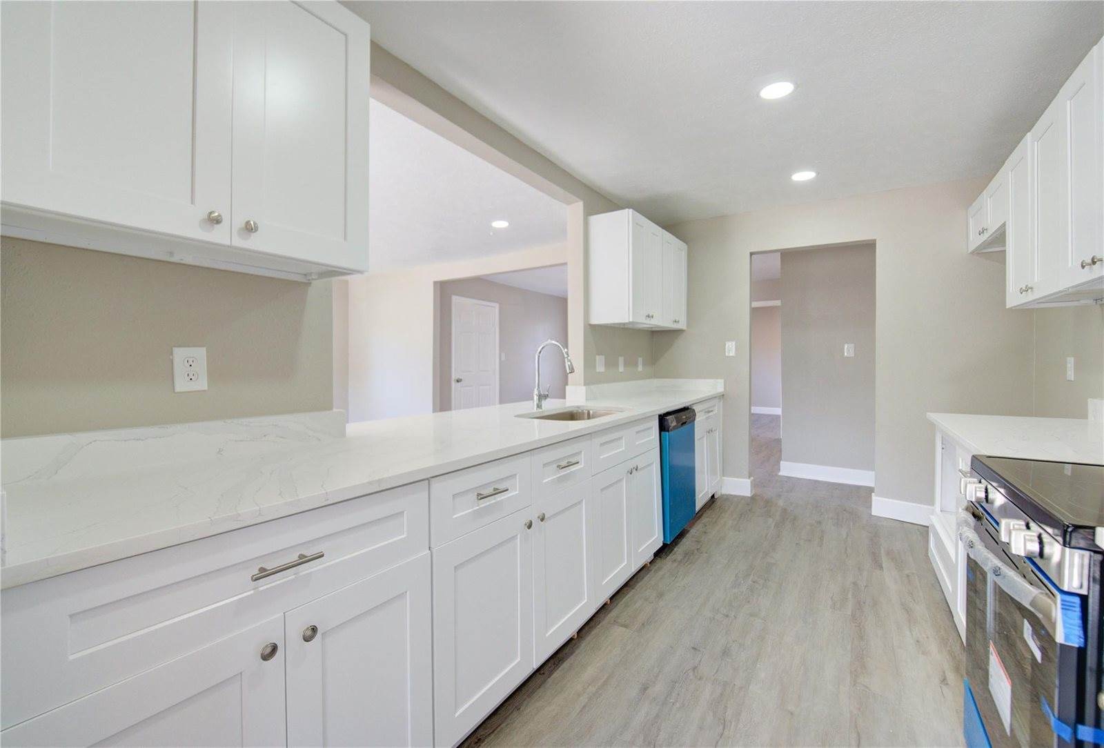 3020 2nd Avenue North, Texas City, TX 77590