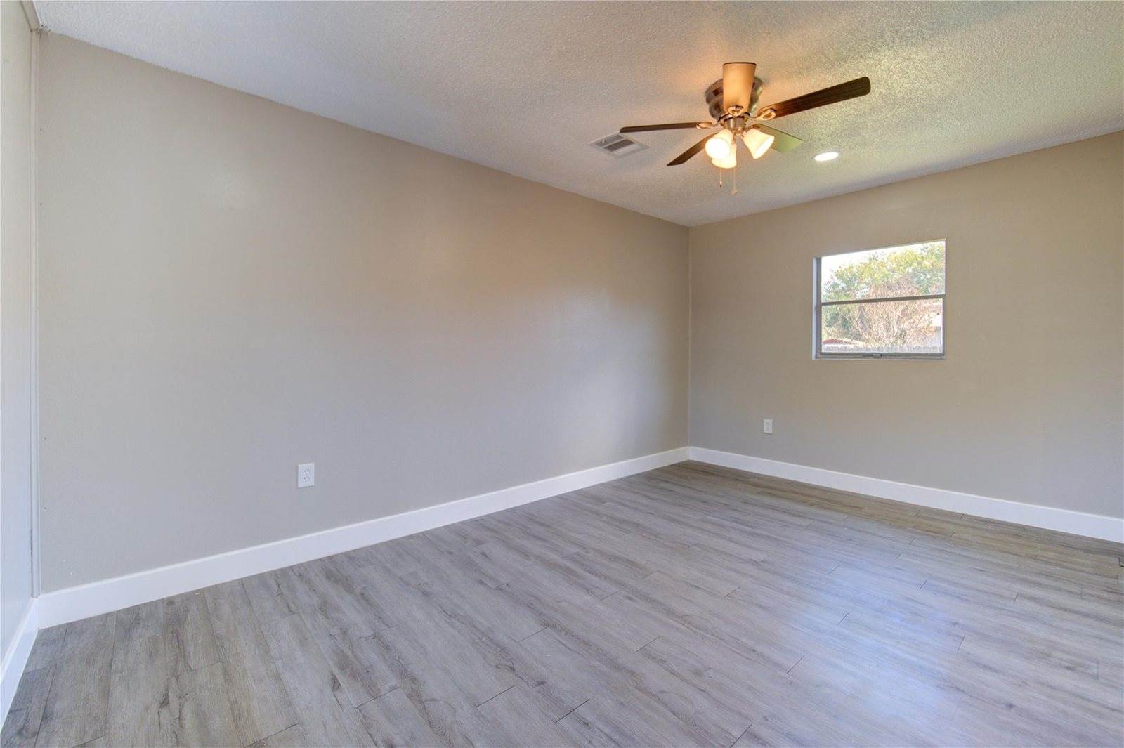 3020 2nd Avenue North, Texas City, TX 77590