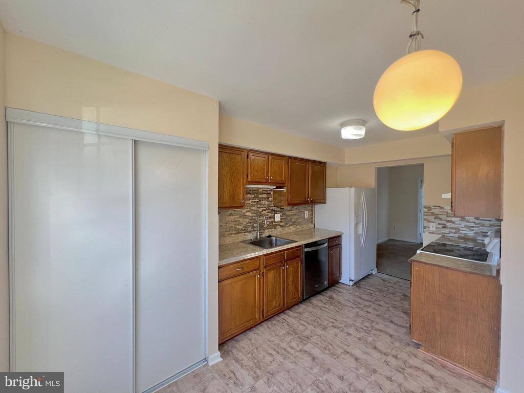 1707 Featherwood Street, Silver Spring, MD 20904