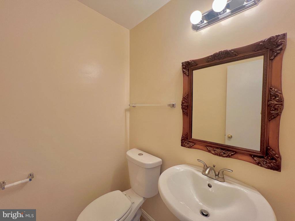 1707 Featherwood Street, Silver Spring, MD 20904