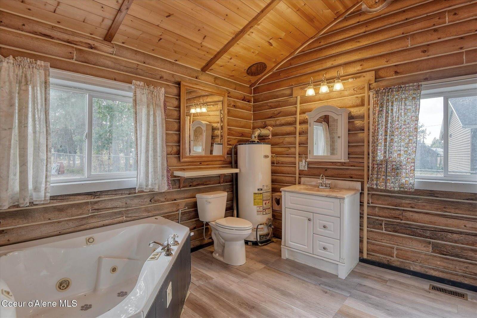 6025 East Grove Ave, Athol, ID 83801