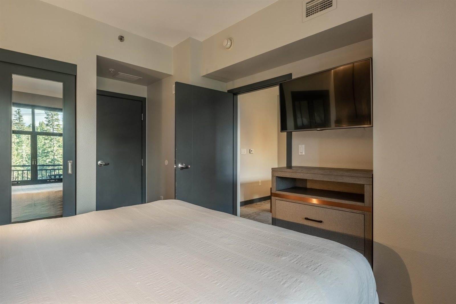 50 Hillside Drive #416, Mammoth Lakes, CA 93546