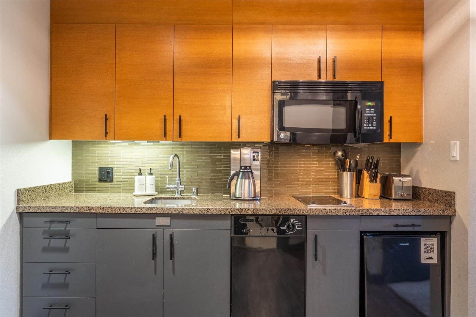 50 Hillside Drive #416, Mammoth Lakes, CA 93546