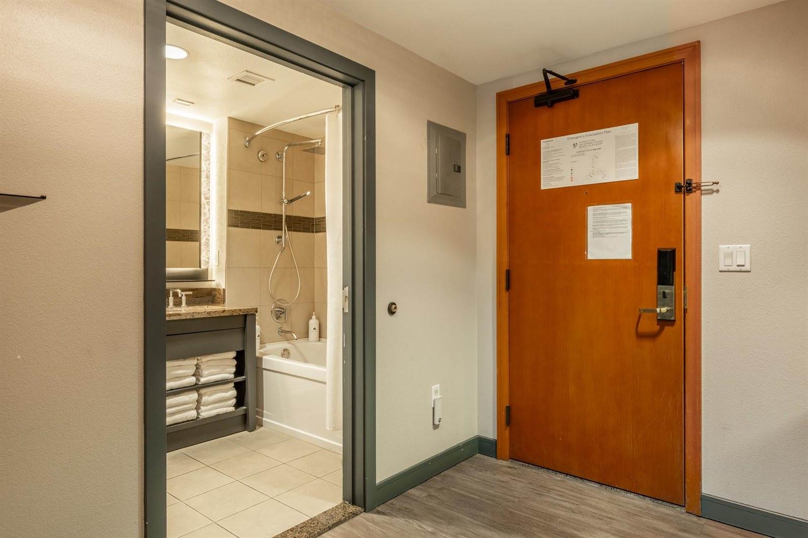 50 Hillside Drive #416, Mammoth Lakes, CA 93546