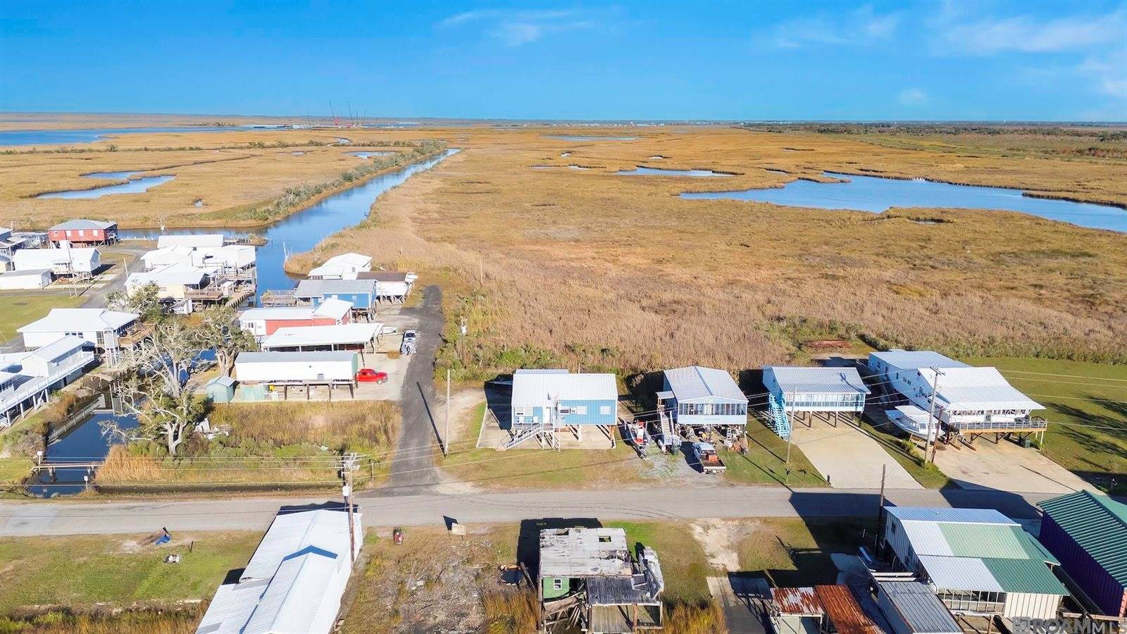 1008 Four Point Rd, Dulac, LA 70353