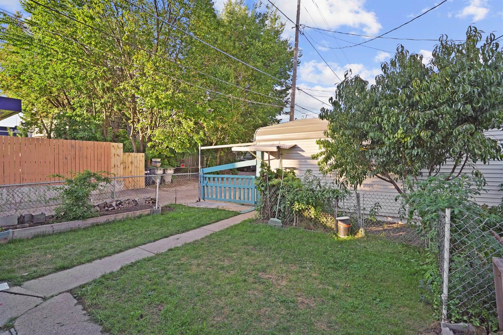 2116 West Burnham St, Milwaukee, WI 53204