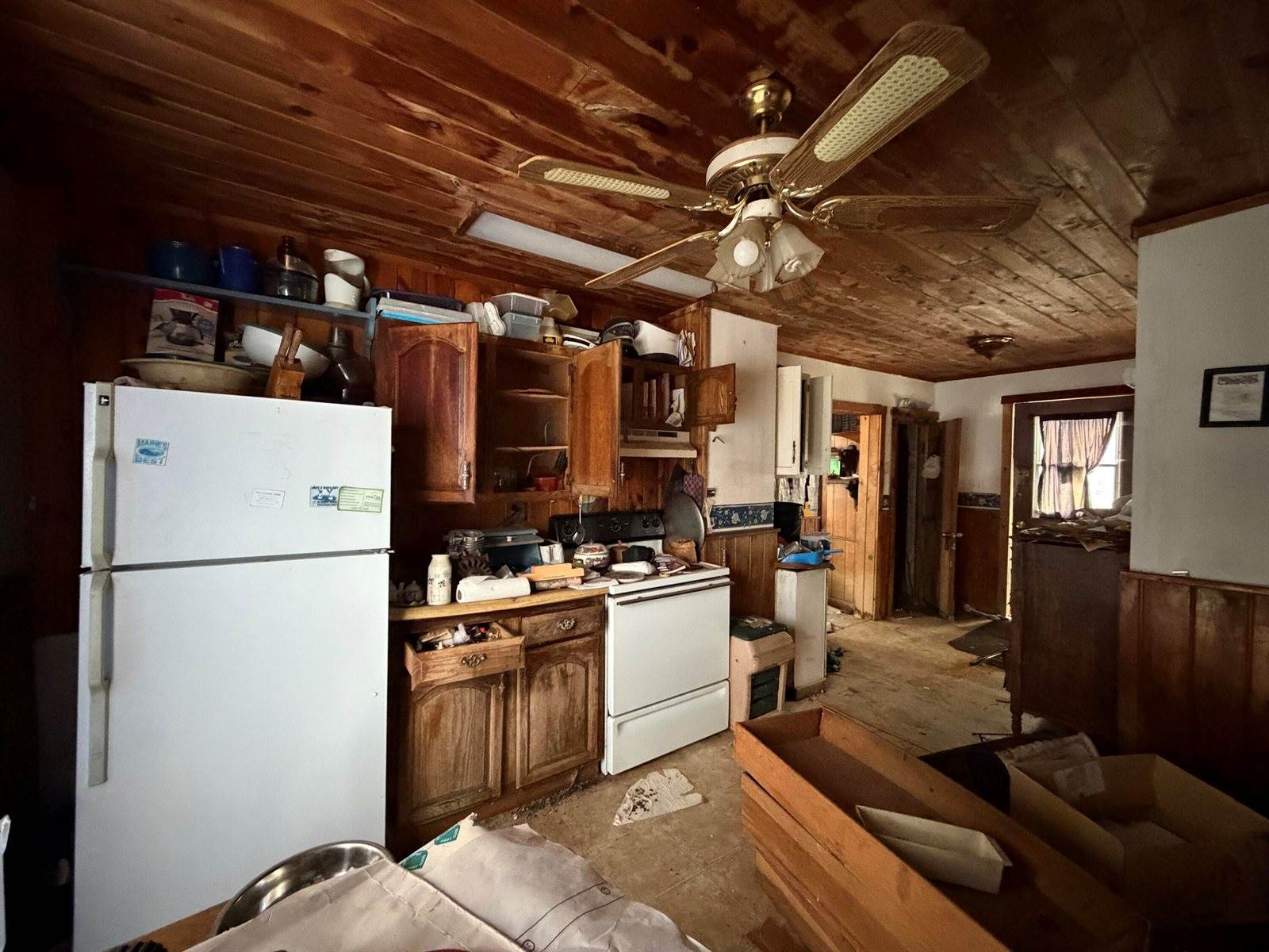 3 Hughes Road, Mapleton, ME 04757