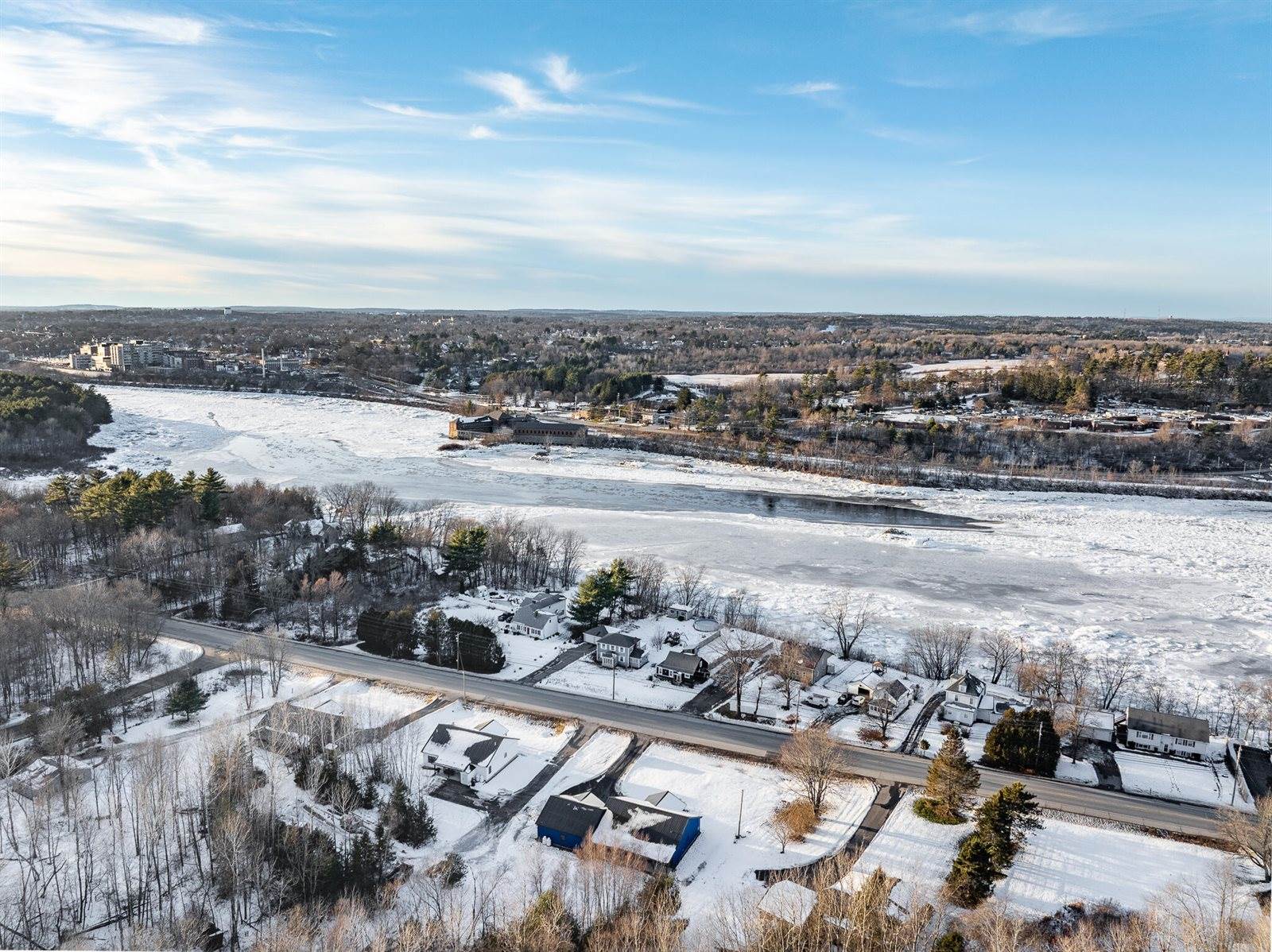 725 North Main Street, Brewer, ME 04412