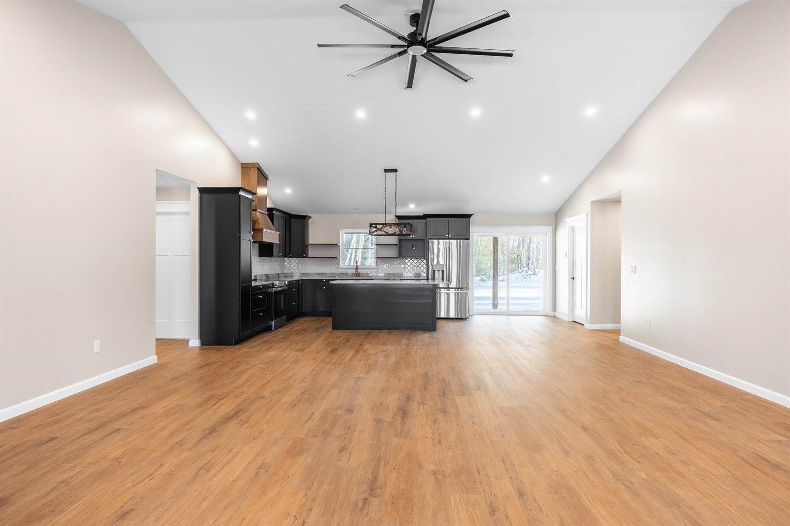 725 North Main Street, Brewer, ME 04412