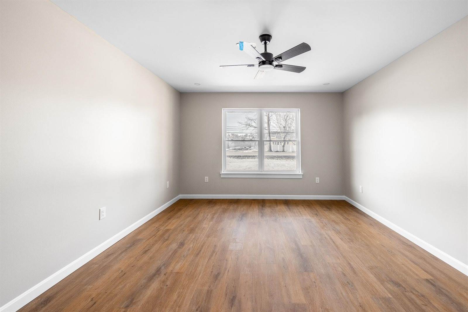 725 North Main Street, Brewer, ME 04412