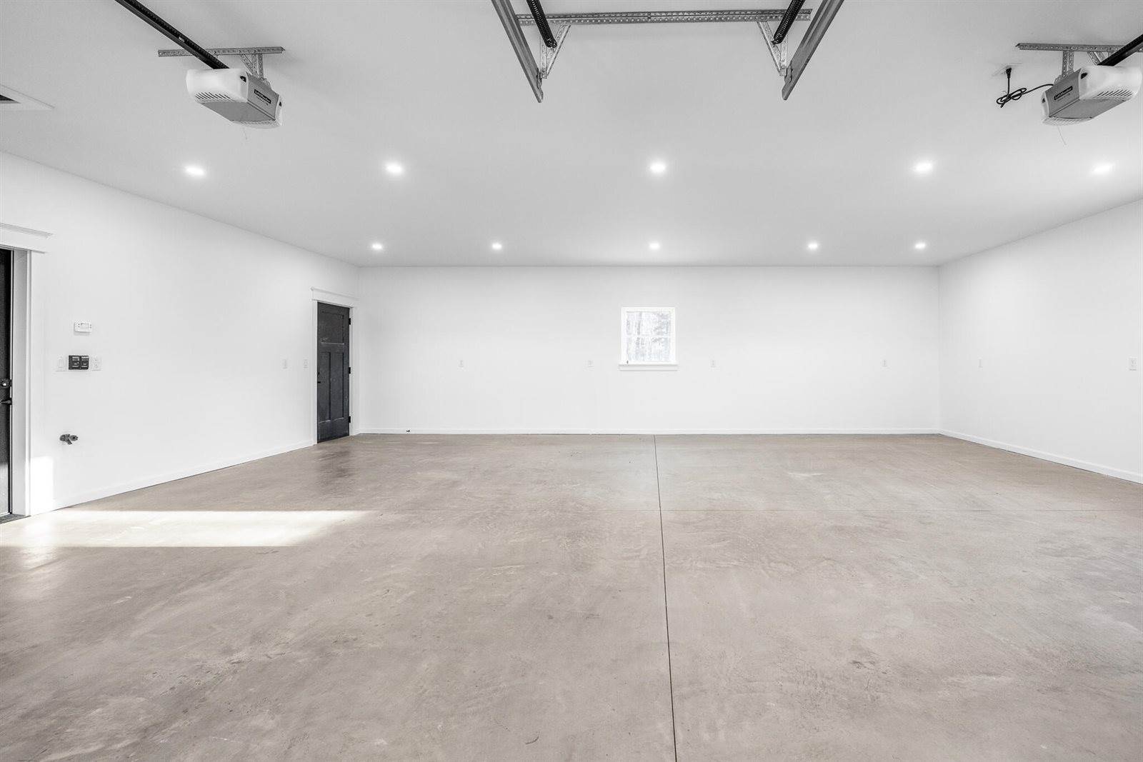 725 North Main Street, Brewer, ME 04412