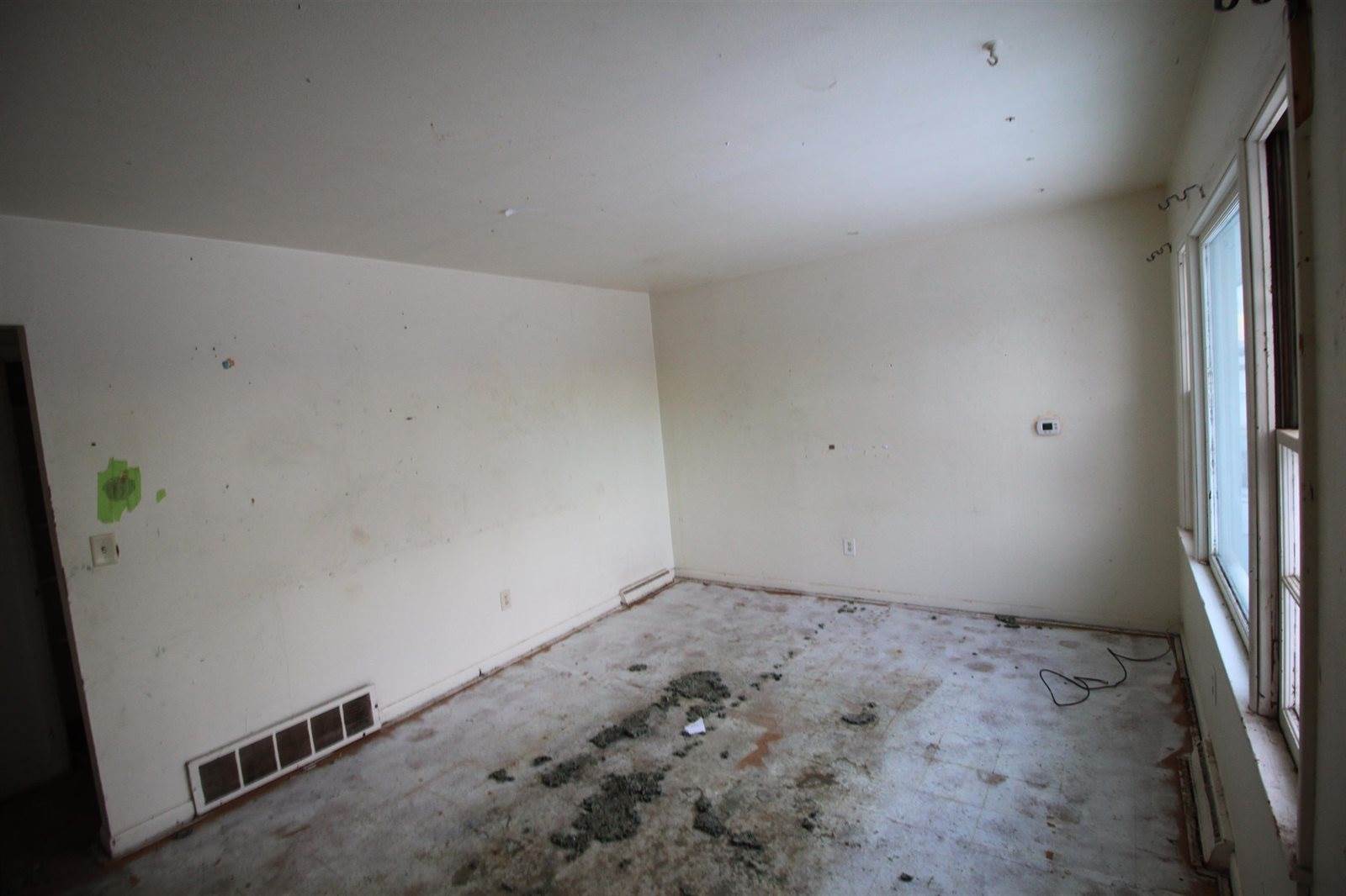 611 & 613 5th Ave SW, Minot, ND 58701