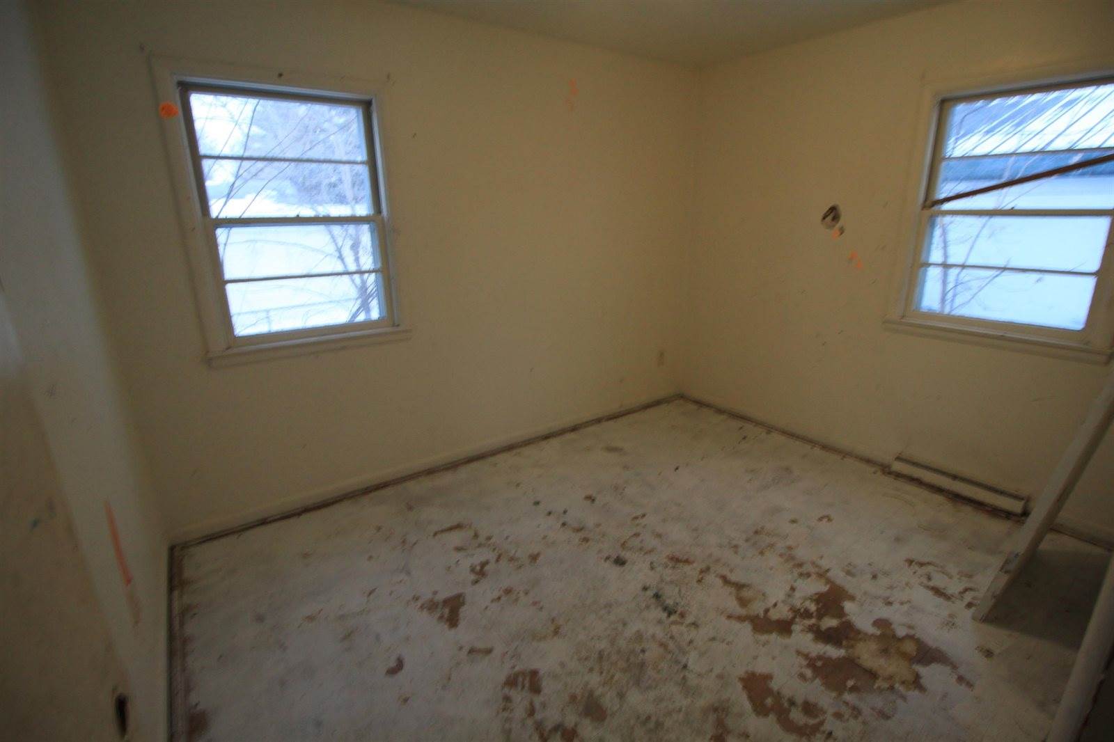 611 & 613 5th Ave SW, Minot, ND 58701