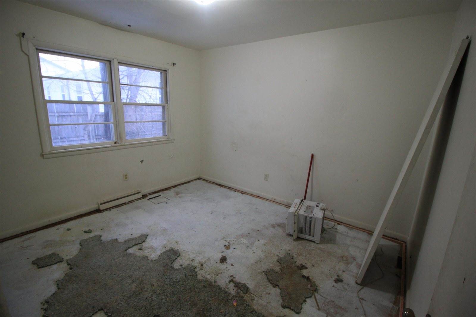 611 & 613 5th Ave SW, Minot, ND 58701