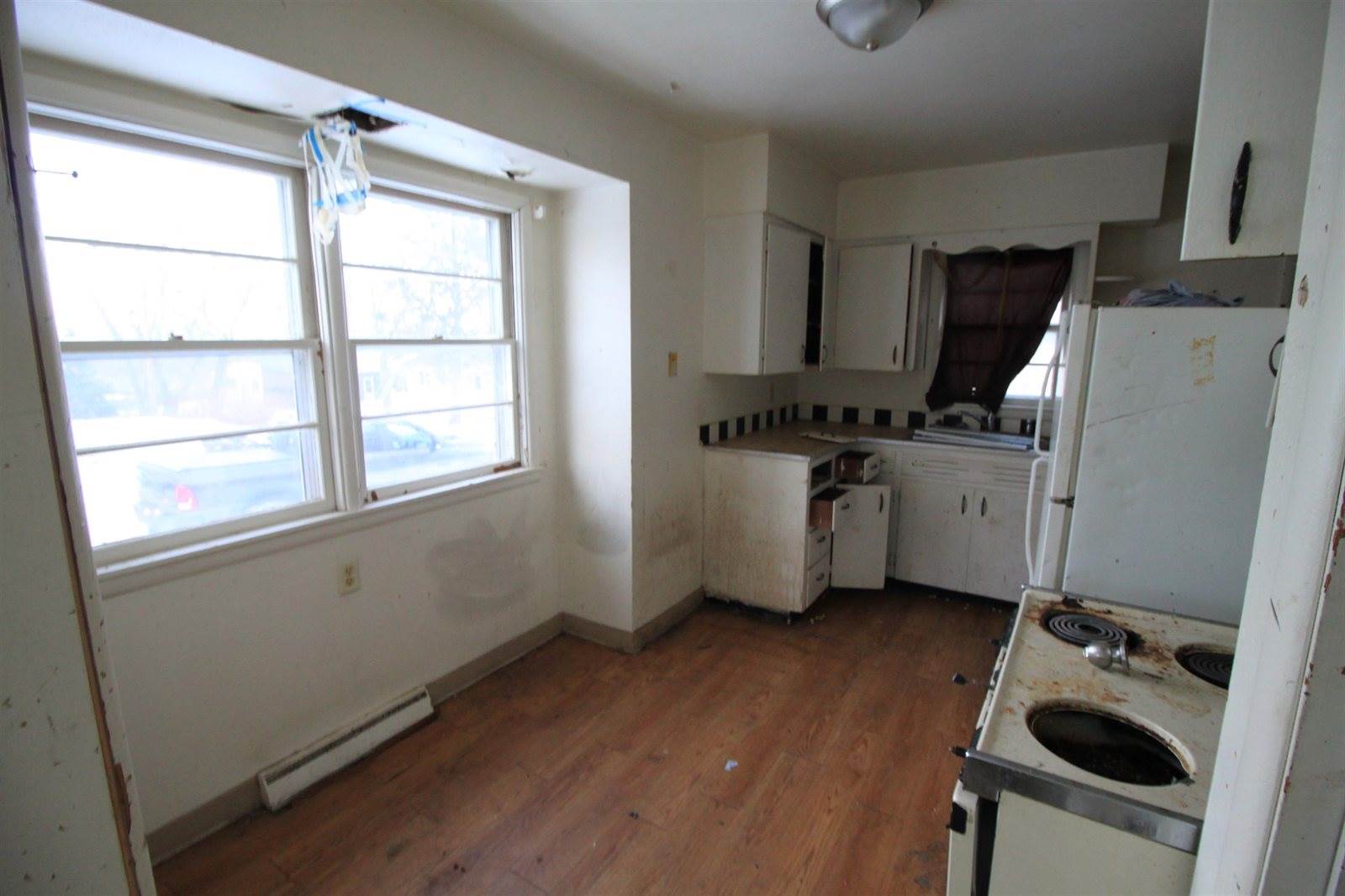 611 & 613 5th Ave SW, Minot, ND 58701