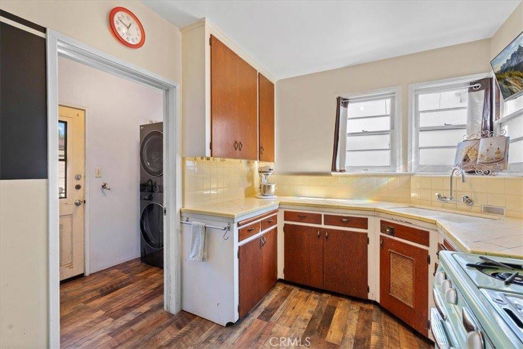 815 Omar Street, Glendale, CA 91202