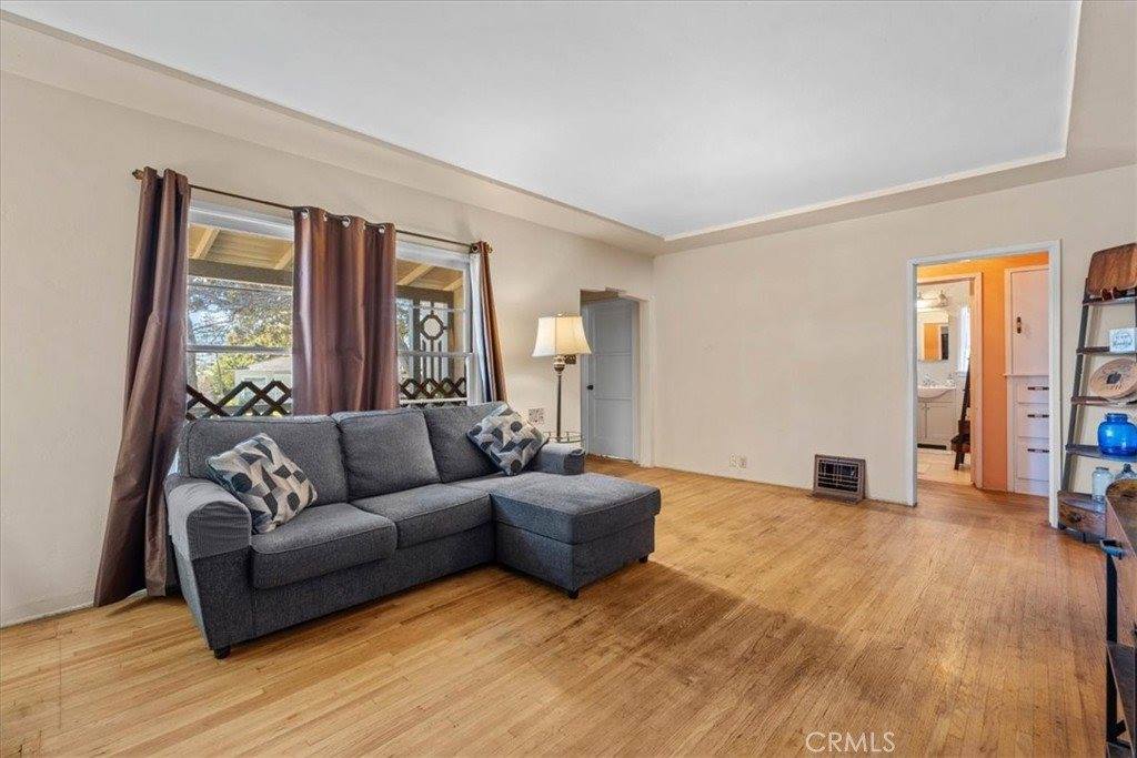 815 Omar Street, Glendale, CA 91202