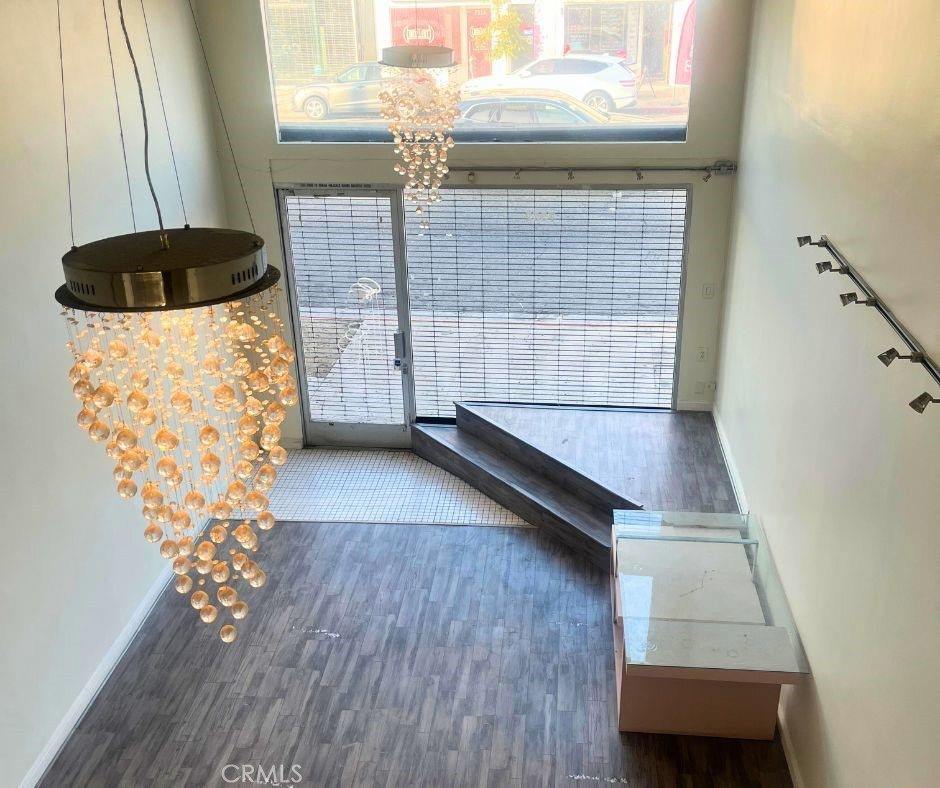 7552 Melrose Ave, Los Angeles, CA 90046