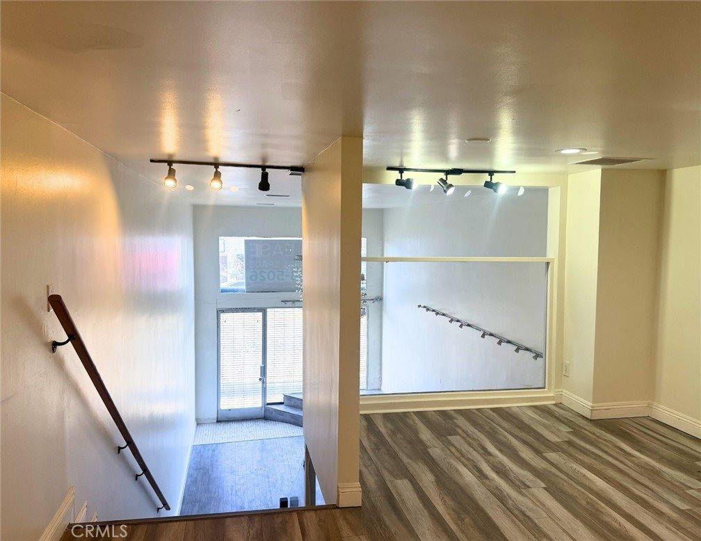 7552 Melrose Ave, Los Angeles, CA 90046