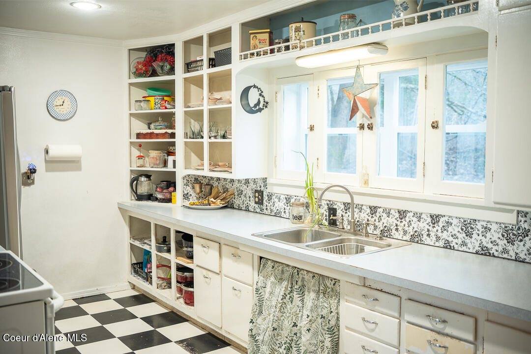 27232 East Schoolhouse Loop, Cataldo, ID 83810