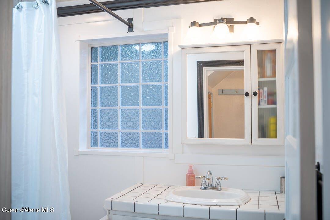 27232 East Schoolhouse Loop, Cataldo, ID 83810