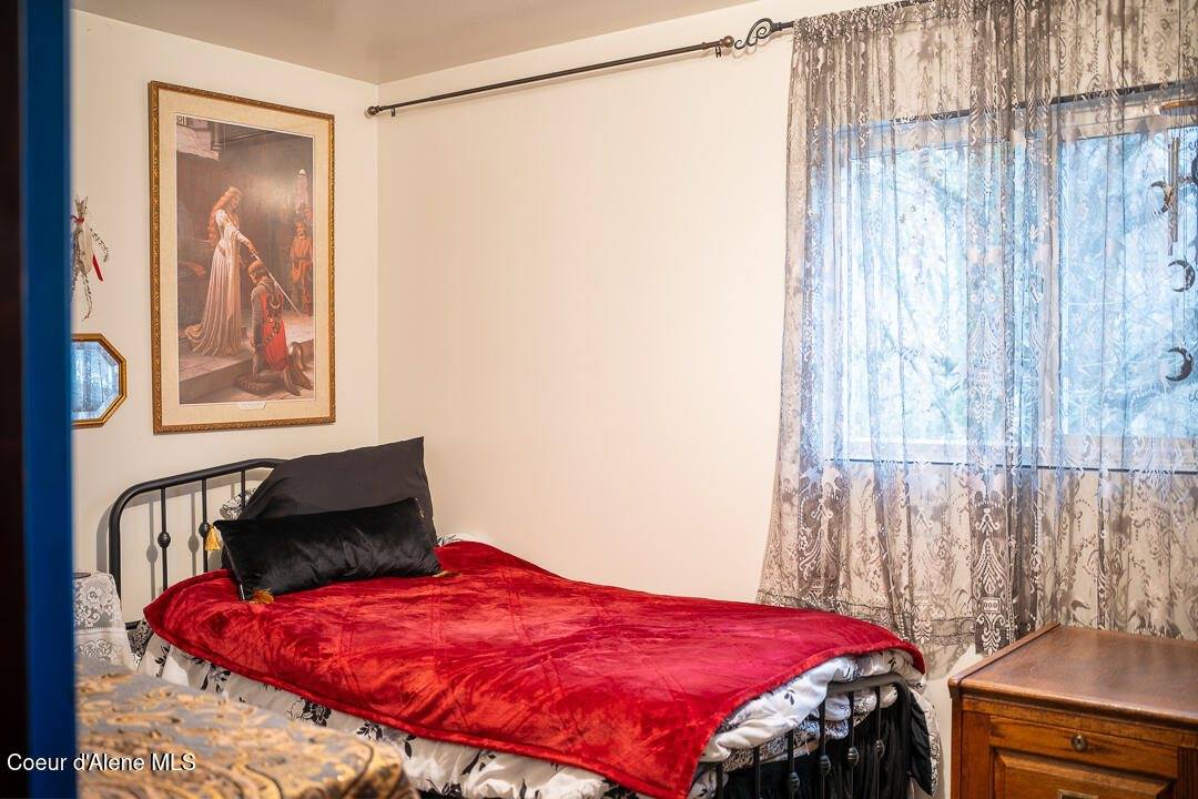 27232 East Schoolhouse Loop, Cataldo, ID 83810