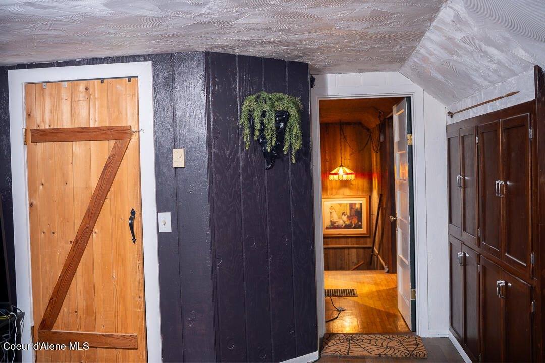 27232 East Schoolhouse Loop, Cataldo, ID 83810