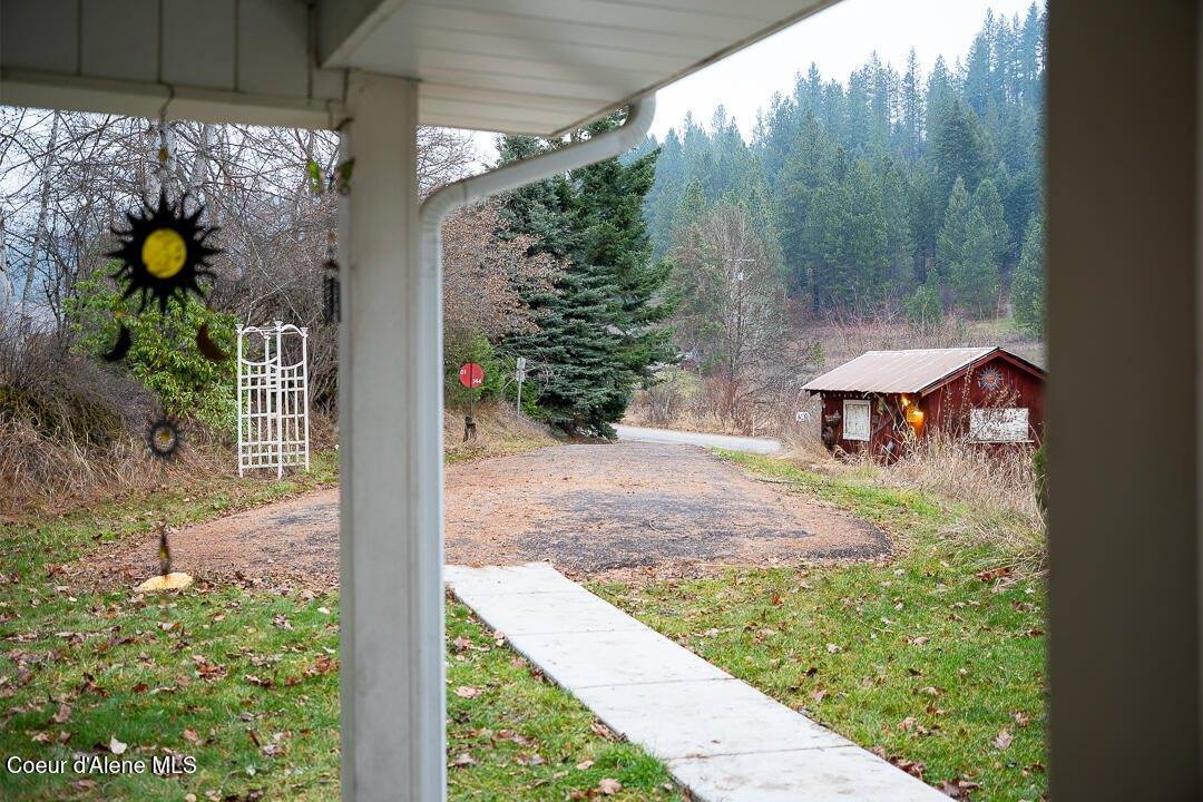 27232 East Schoolhouse Loop, Cataldo, ID 83810