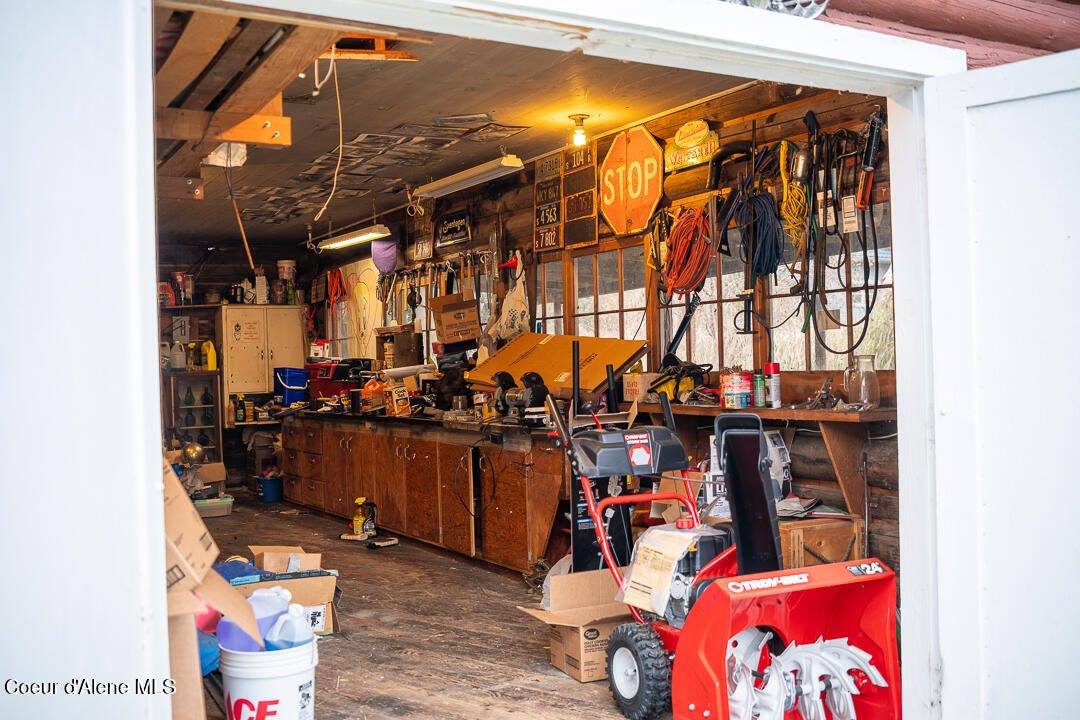 27232 East Schoolhouse Loop, Cataldo, ID 83810