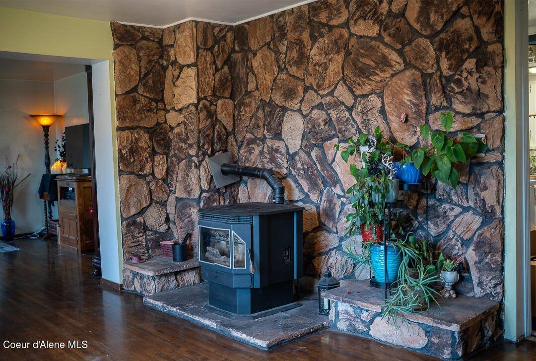 27232 East Schoolhouse Loop, Cataldo, ID 83810