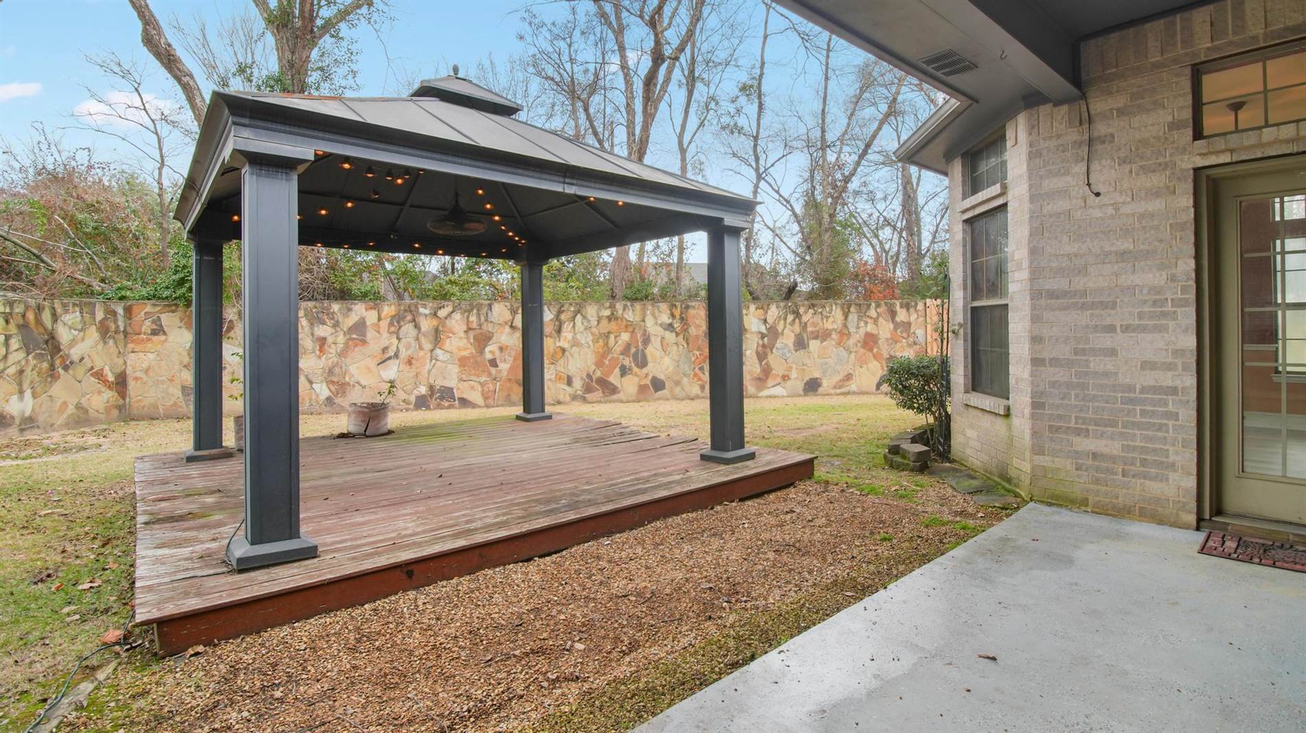 15360 Wagon Wheel Dr, Chandler, TX 75758