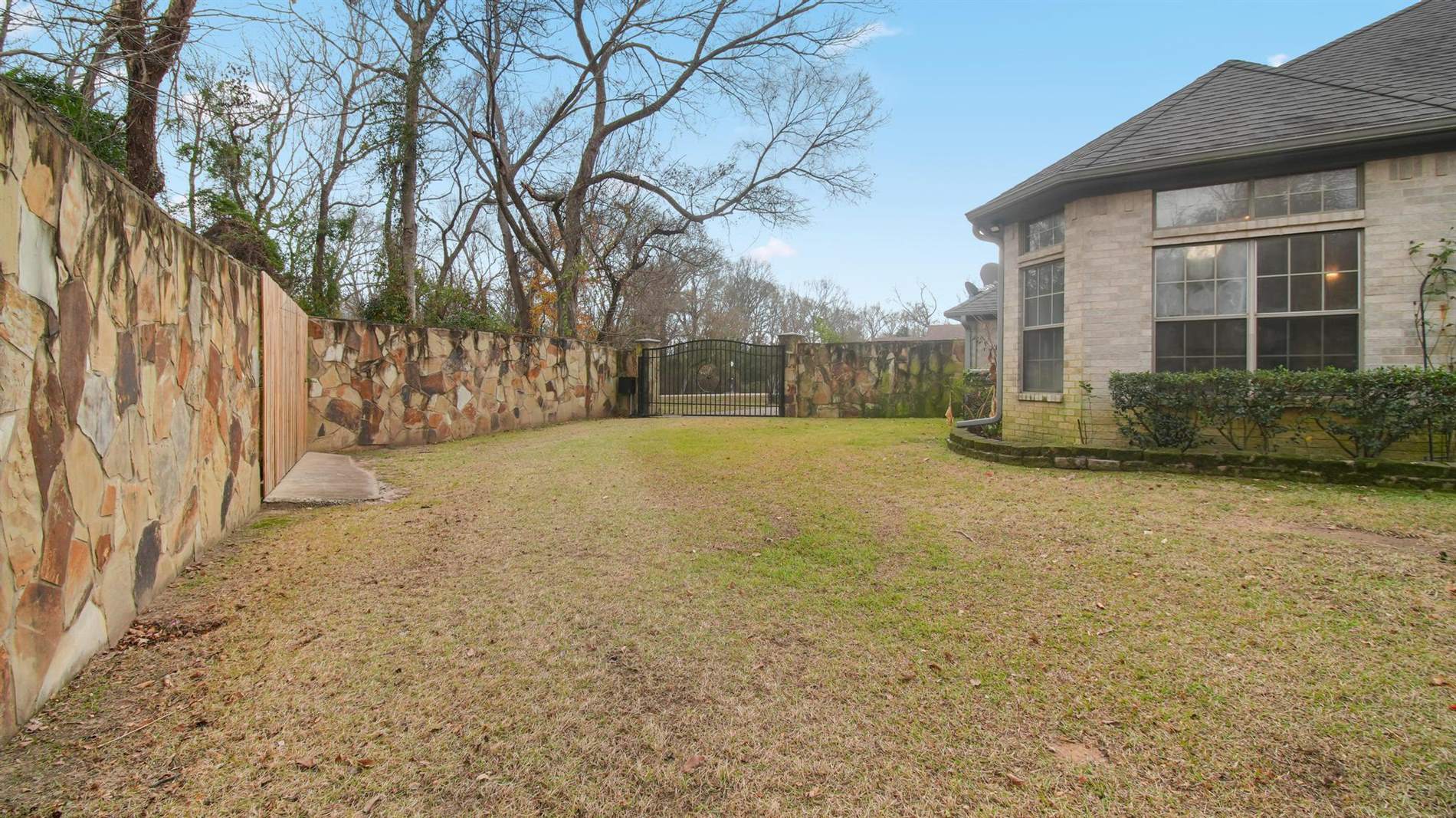 15360 Wagon Wheel Dr, Chandler, TX 75758