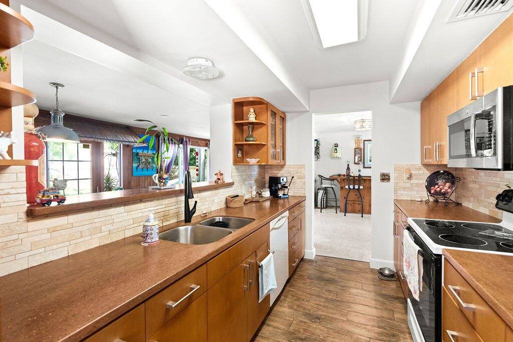 1613 Nanette Court, Lake Worth, FL 33461