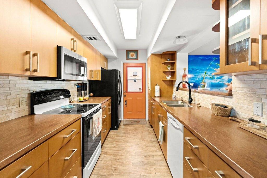 1613 Nanette Court, Lake Worth, FL 33461